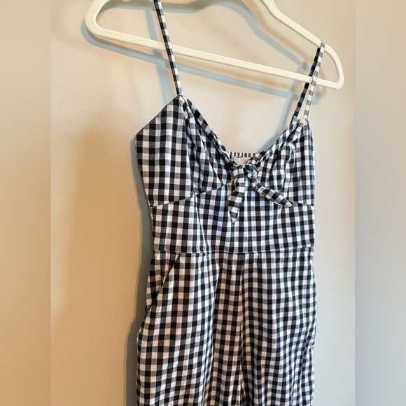 Giani Bini • Gingham Black and White Jumpsuit Sz XS Cutout Front Pockets‎ - Picture 2 of 10